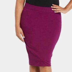 Torrid Berry Pencil Skirt, Size 1